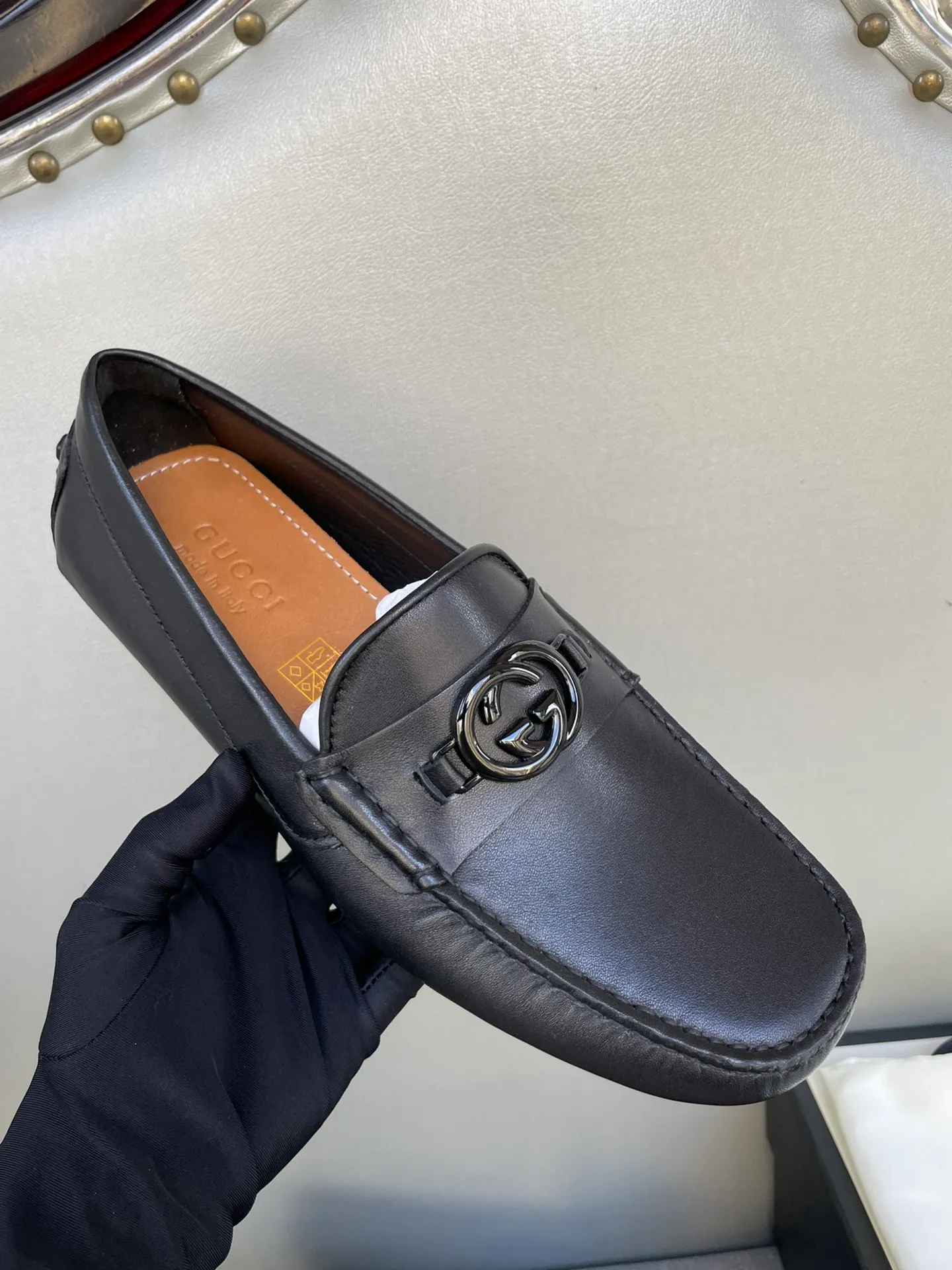 Batch 740💰[strong][strong][strong] Original order quality, new counter styles synchronized, Gucci counter new styles, handmade men's driving shoes, bean shoes, slip-on shoes, lazy shoes, exquisite hand-stitching, workmanship details comparable to the counters, Italian imported cowhide, water-dyed cowhide lining, tree paste leather feet, sweat-absorbent and odor-proof, off-white, black 39-44, large quantity in stock (38, 45 custom-made)